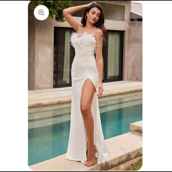 White strapless feather and sequin formal dress XS worn for a few hours - Picture 3 of 4